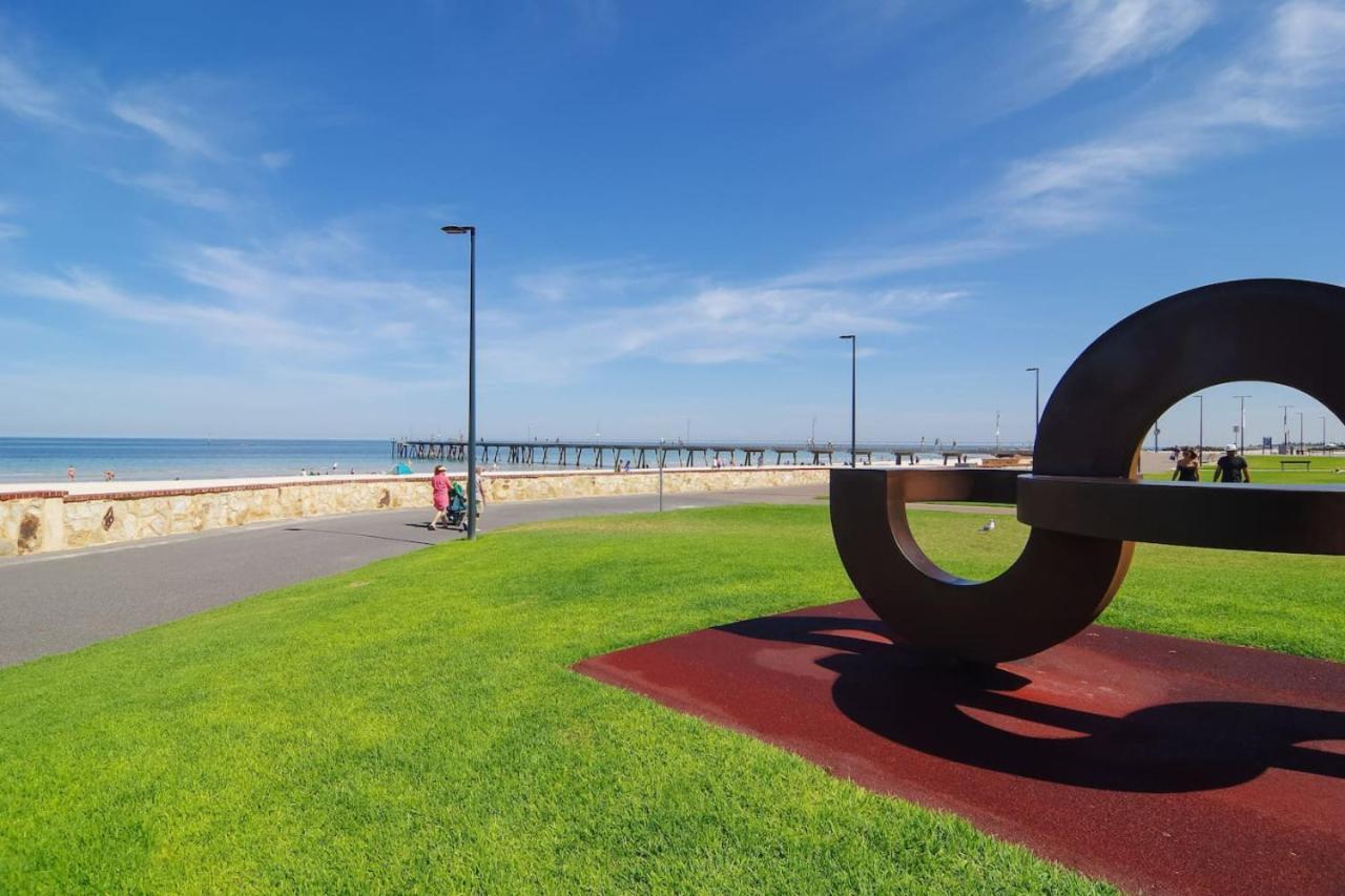 Appartamento Beachfront Serenity Glenelg Esterno foto