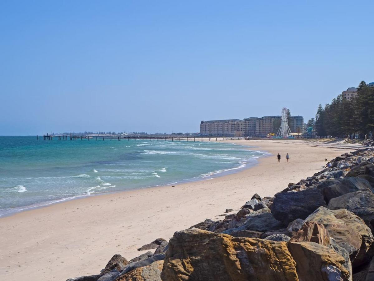 Appartamento Beachfront Serenity Glenelg Esterno foto