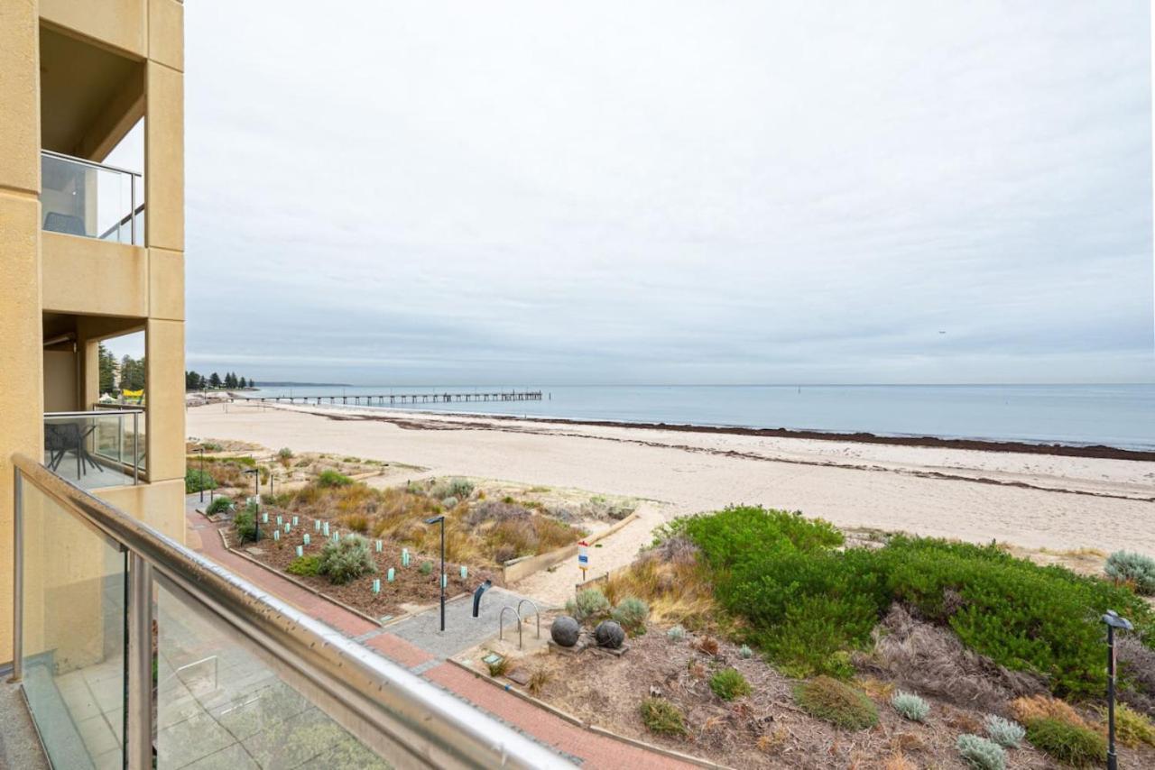 Appartamento Beachfront Serenity Glenelg Esterno foto