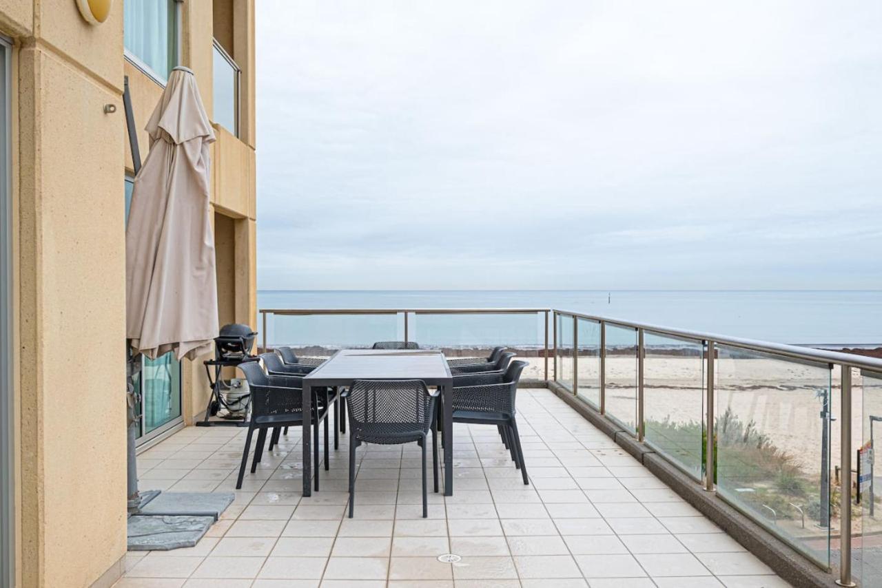 Appartamento Beachfront Serenity Glenelg Esterno foto